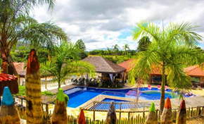Parque Do Avestruz Eco Resort, Esmeraldas